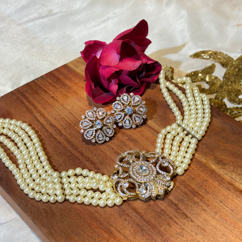 Chandani Chokar Set