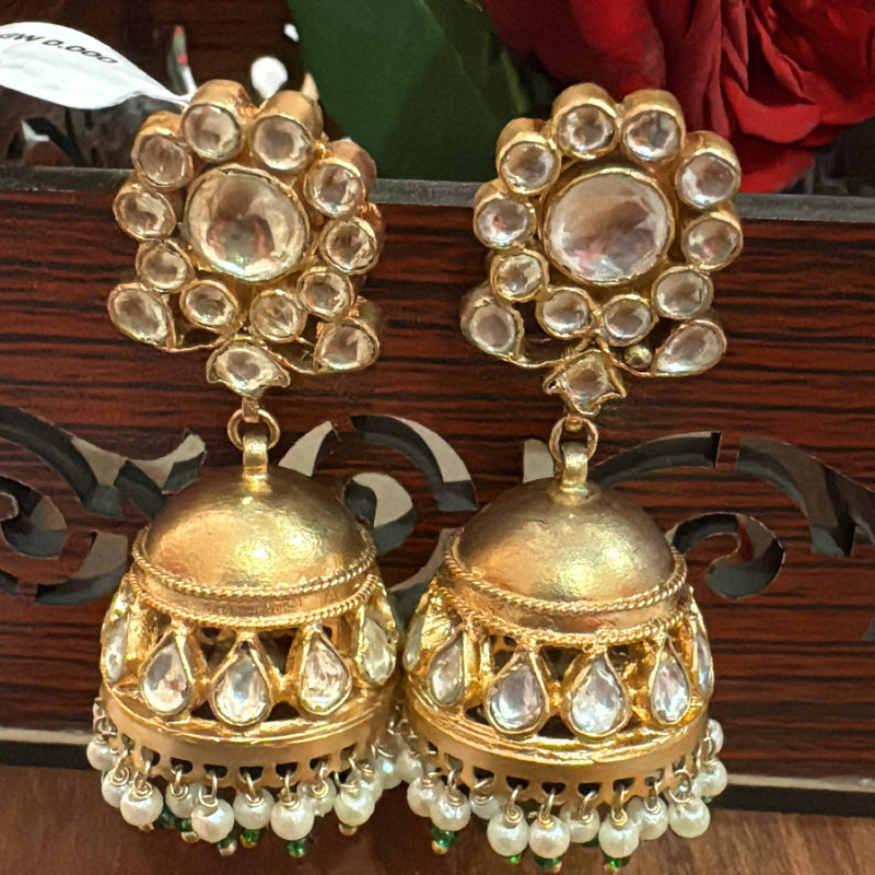 Round floral jhumka